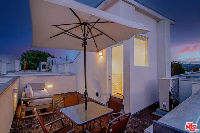 $949,500 | 10919 1/2 Otsego Street, North Hollywood, CA 91601