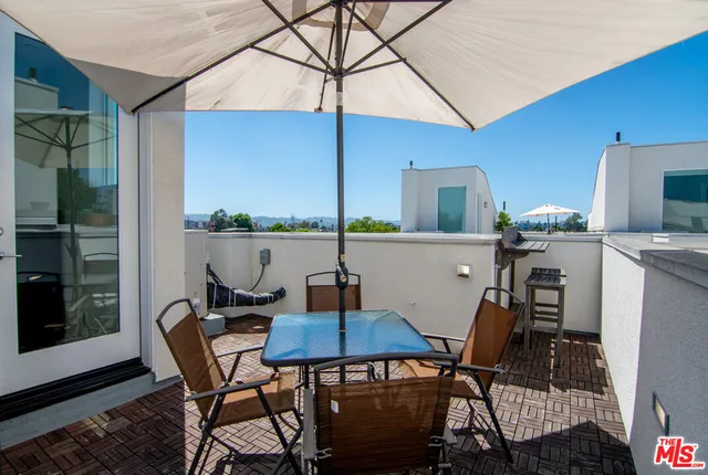 $949,500 | 10919 1/2 Otsego Street, North Hollywood, CA 91601