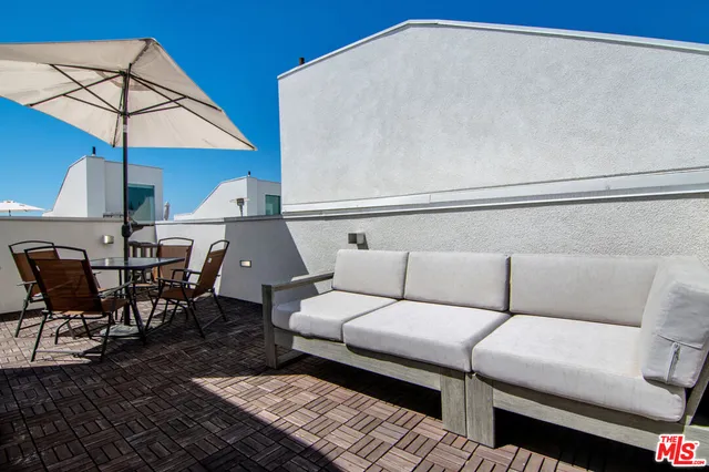 $949,500 | 10919 1/2 Otsego Street, North Hollywood, CA 91601