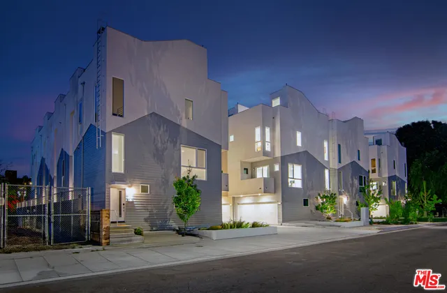 $949,500 | 10919 1/2 Otsego Street, North Hollywood, CA 91601