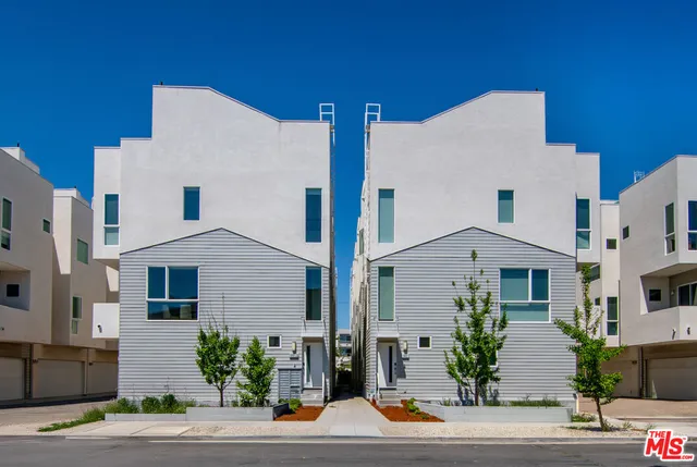 $949,500 | 10919 1/2 Otsego Street, North Hollywood, CA 91601