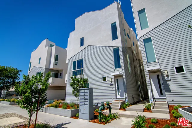 $949,500 | 10919 1/2 Otsego Street, North Hollywood, CA 91601