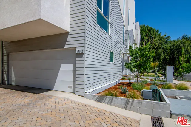 $949,500 | 10919 1/2 Otsego Street, North Hollywood, CA 91601