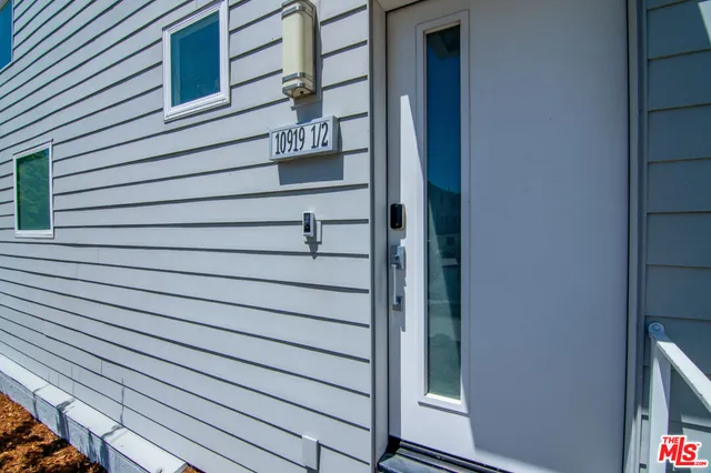 $949,500 | 10919 1/2 Otsego Street, North Hollywood, CA 91601