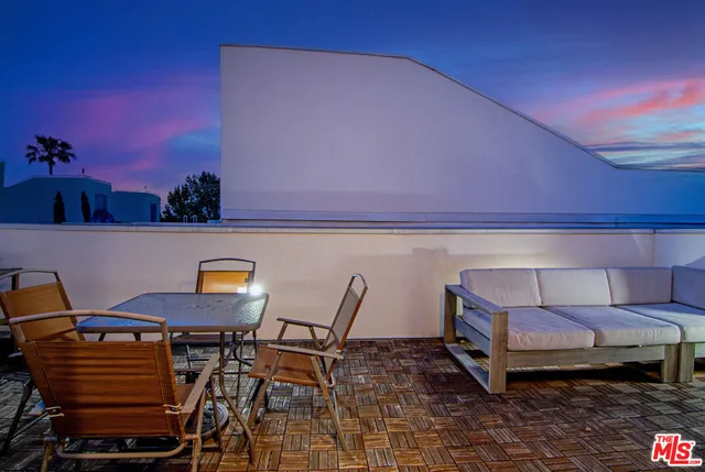 $949,500 | 10919 1/2 Otsego Street, North Hollywood, CA 91601