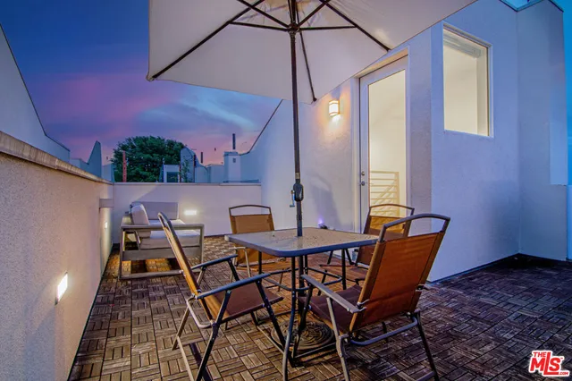 $949,500 | 10919 1/2 Otsego Street, North Hollywood, CA 91601