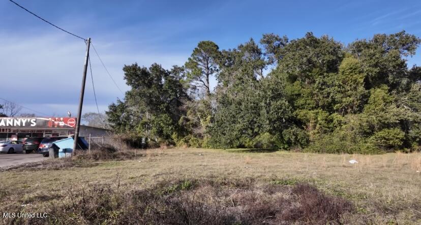 4816 28th Street Gulfport, MS 39501 - Photo 2 of 6 IMG_0931