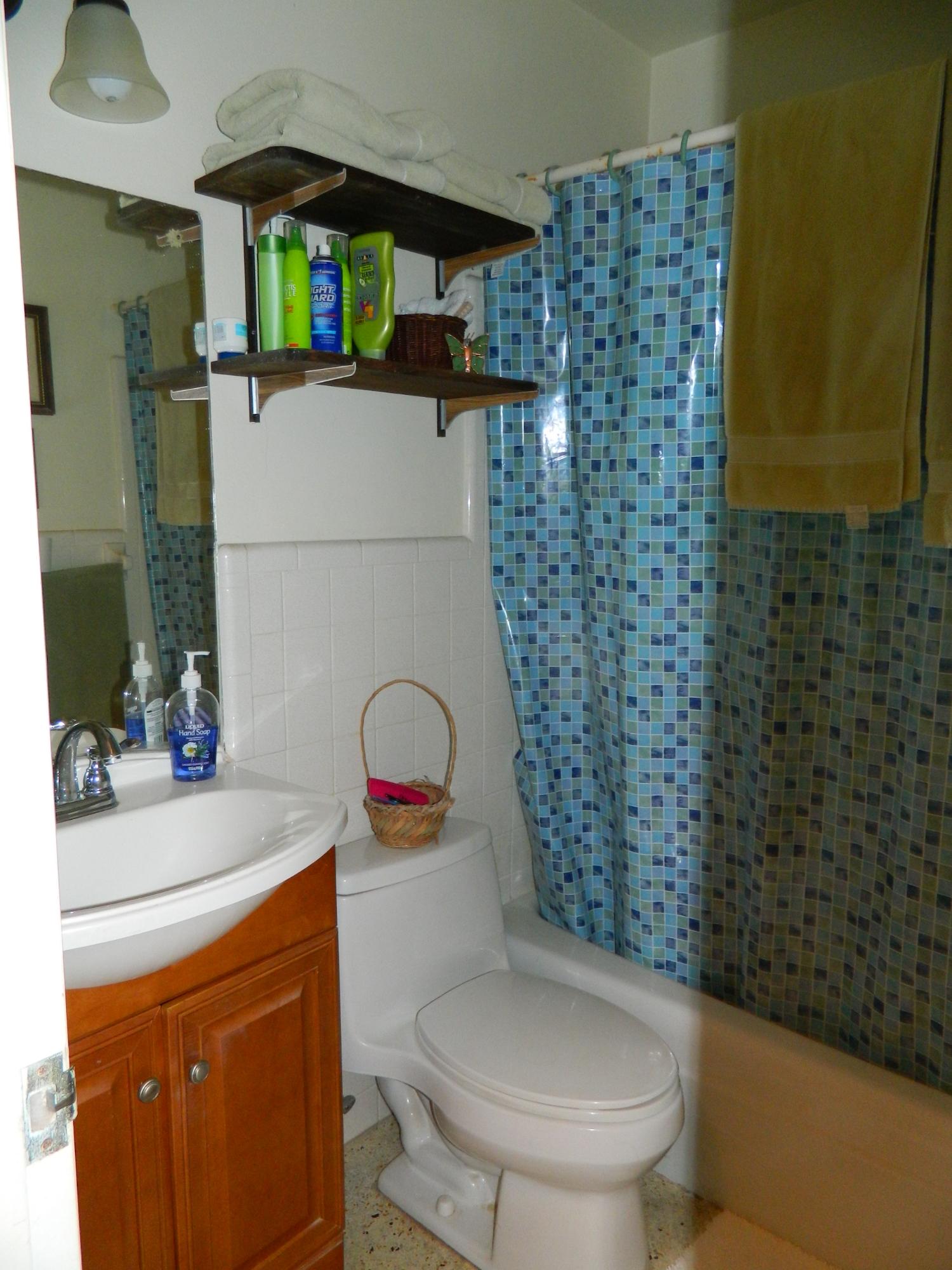 3848 And B Road, Unit NAME Big Pine Key, FL 33043 - Photo 4 of 8 Bathroom