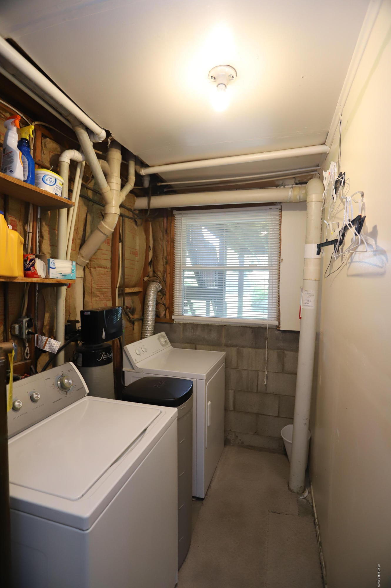 9528 Fairground Road Louisville, KY 40291 - Photo 41 of 55 laundry