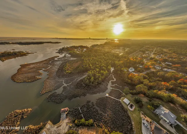 $250,000 | 2 Drive Biloxi Ms 39532, Biloxi, MS 39532