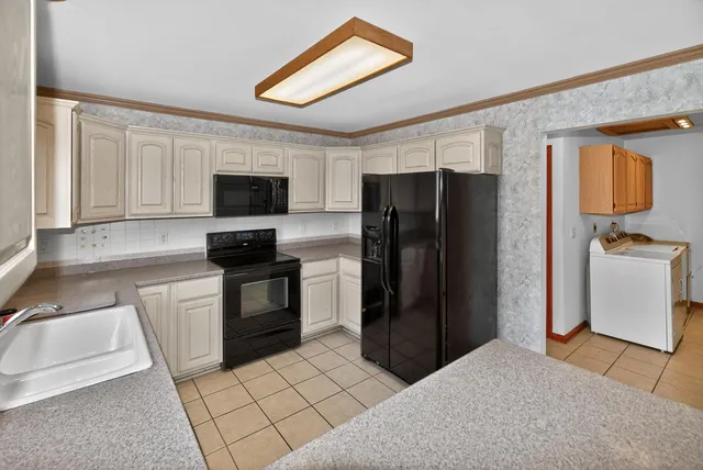 $449,800 | 2415 Walnut Grove Court, Unit B, Brookfield, WI 53005