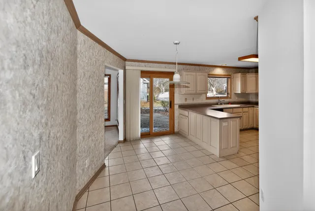 $449,800 | 2415 Walnut Grove Court, Unit B, Brookfield, WI 53005