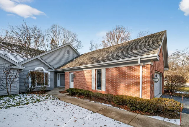 $449,800 | 2415 Walnut Grove Court, Unit B, Brookfield, WI 53005