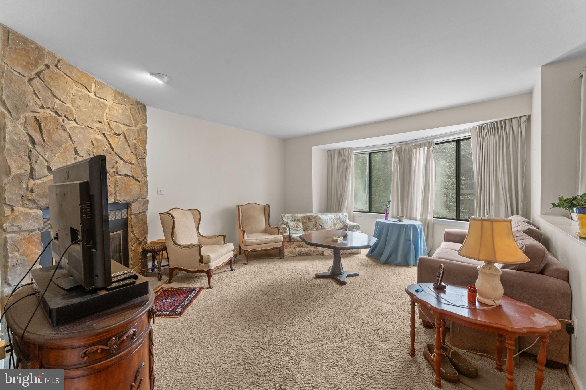 11611 Clubhouse Court Reston, VA 20190 - Photo 11 of 63