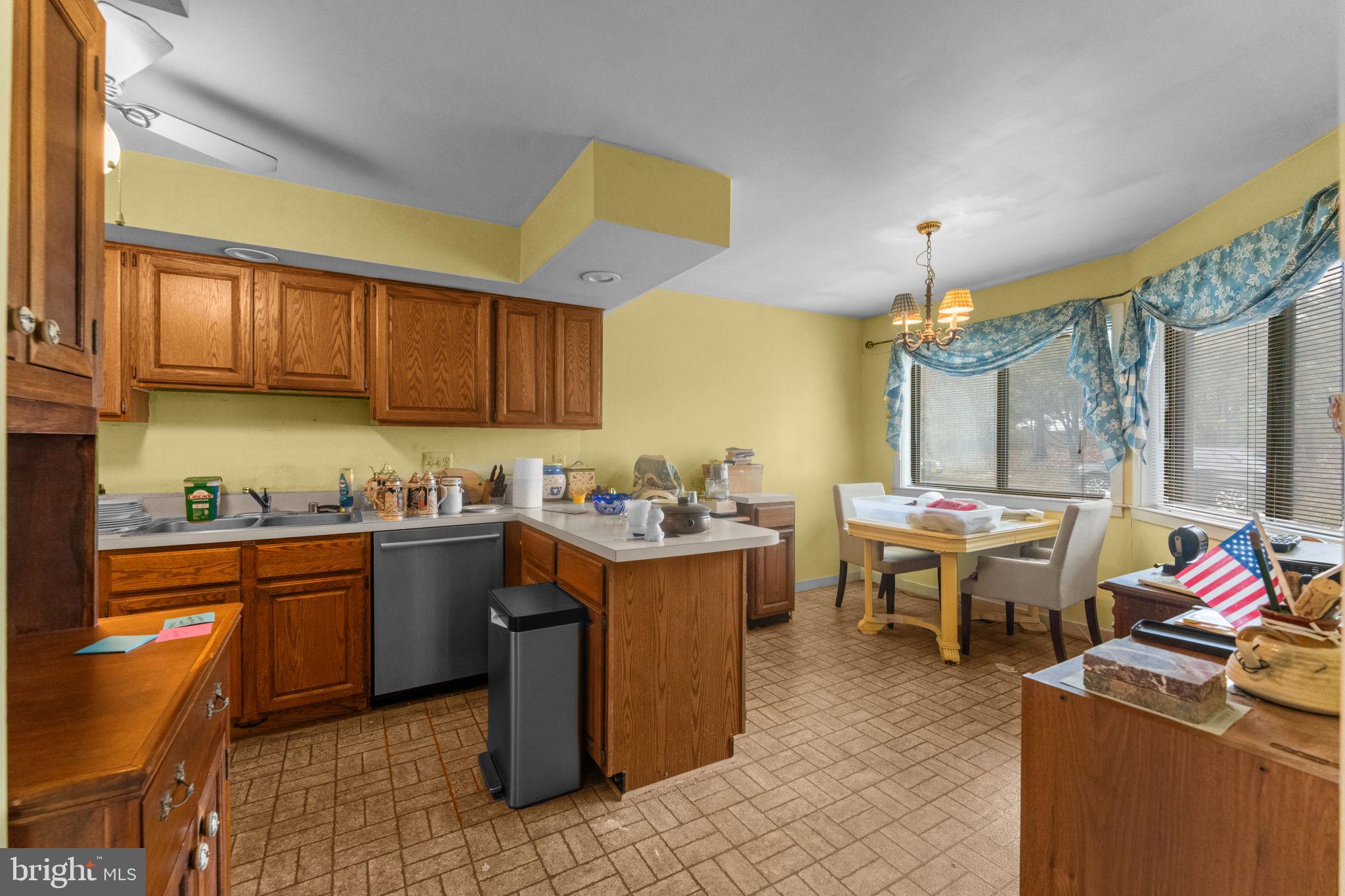 11611 Clubhouse Court Reston, VA 20190 - Photo 13 of 63