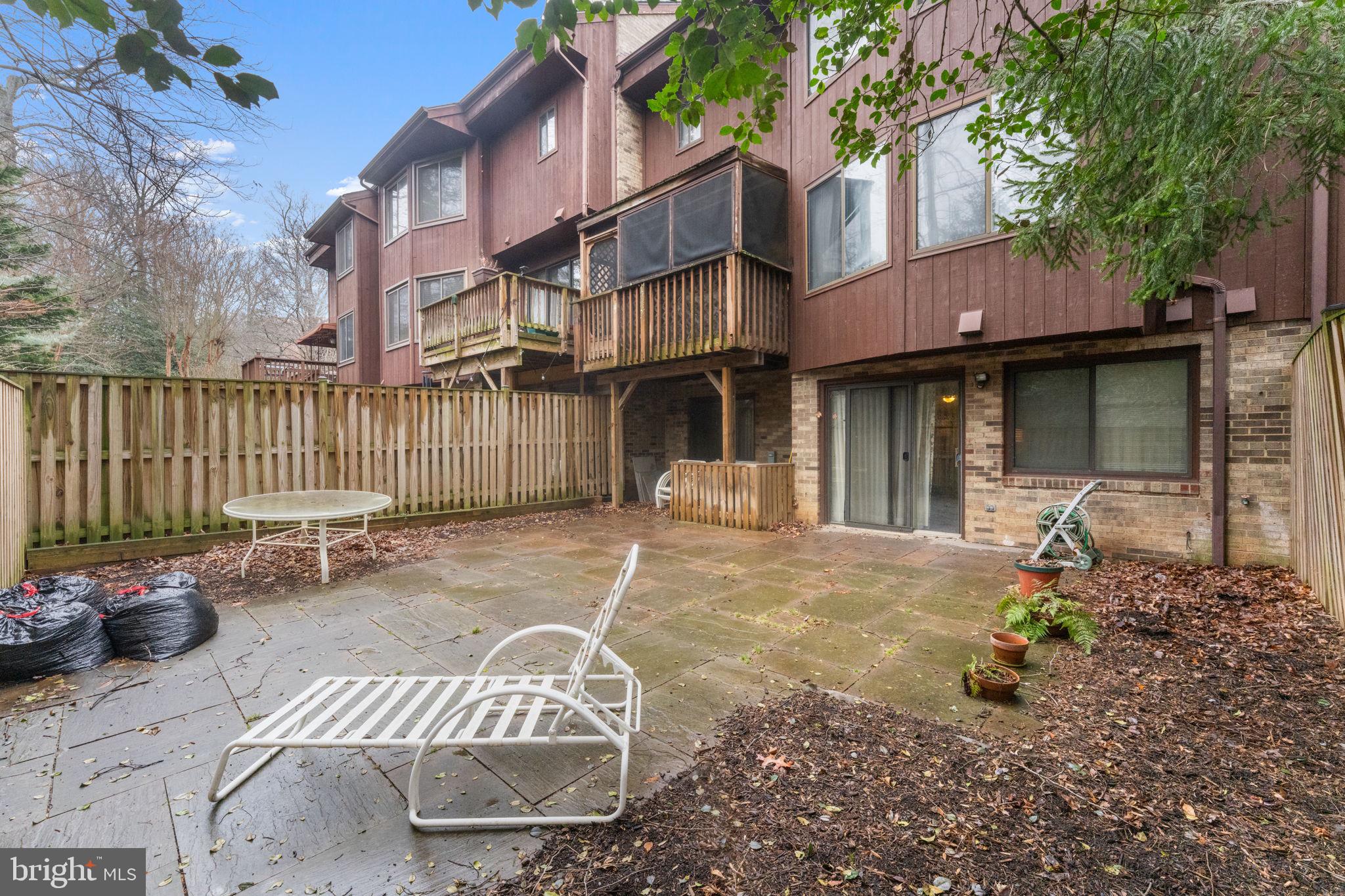 11611 Clubhouse Court Reston, VA 20190 - Photo 6 of 63