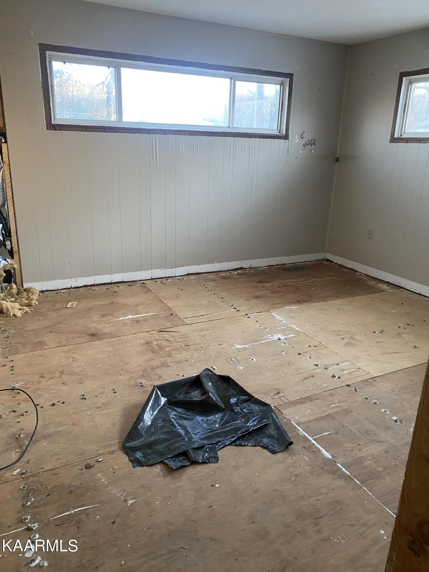 693 Creston Road Crossville, TN 38571 - Photo 15 of 21 Bedroom 2