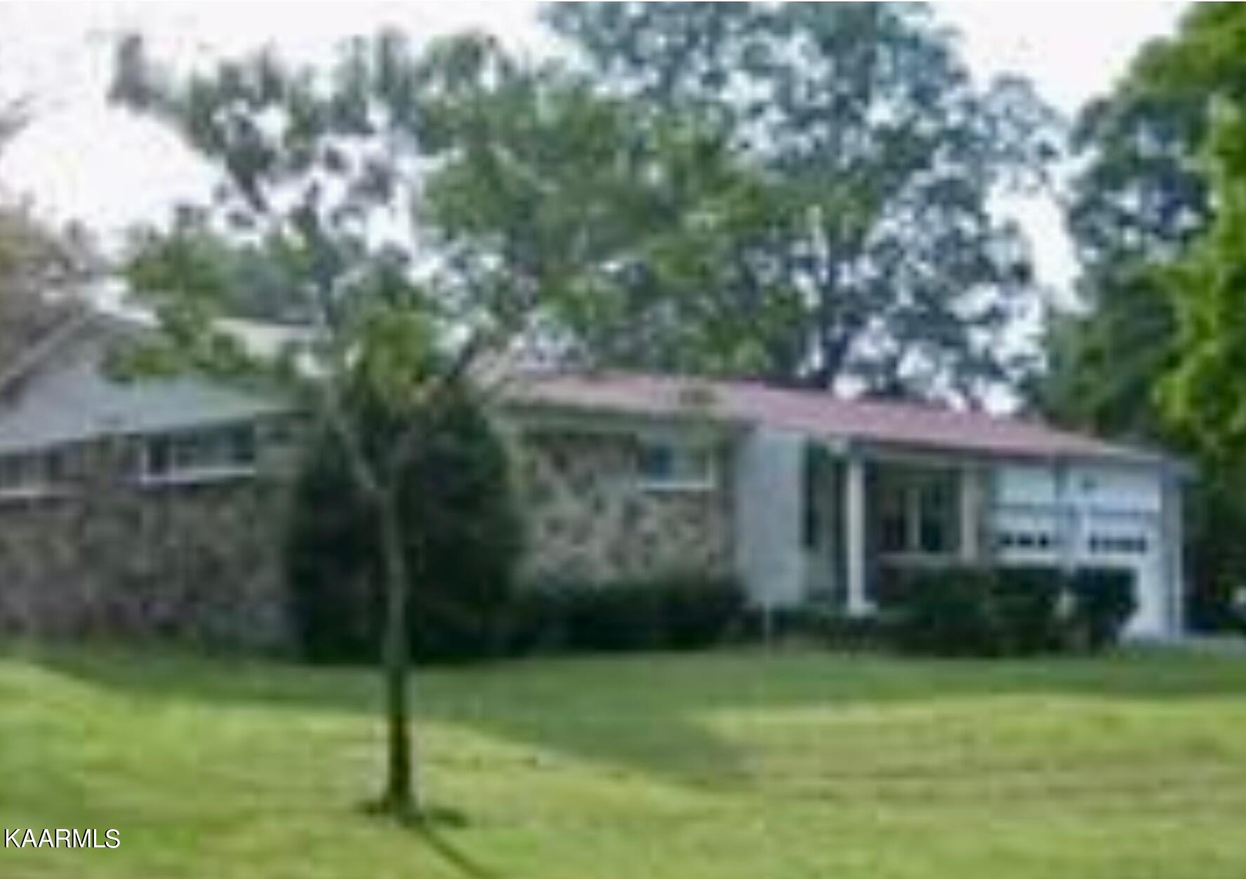 693 Creston Road Crossville, TN 38571 - Photo 3 of 21 Exterior 1