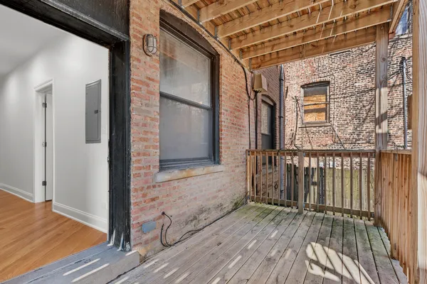 $415,000 | 6209 South University Avenue, Unit 1, Chicago, IL 60637