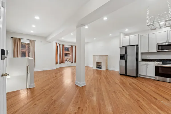 $415,000 | 6209 South University Avenue, Unit 1, Chicago, IL 60637