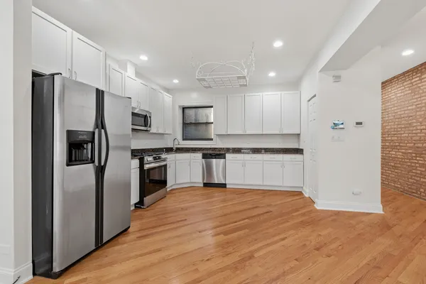 $415,000 | 6209 South University Avenue, Unit 1, Chicago, IL 60637