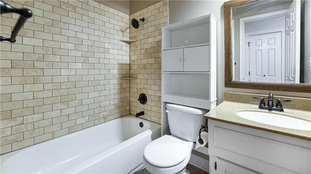 $375,000 | 4047 Southwest Orleans Court, Lee's Summit, MO 64082