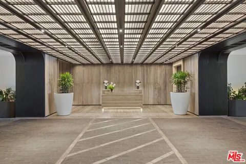 $4,750,000 | 9200 Wilshire Boulevard, Unit 505W, Beverly Hills, CA 90212