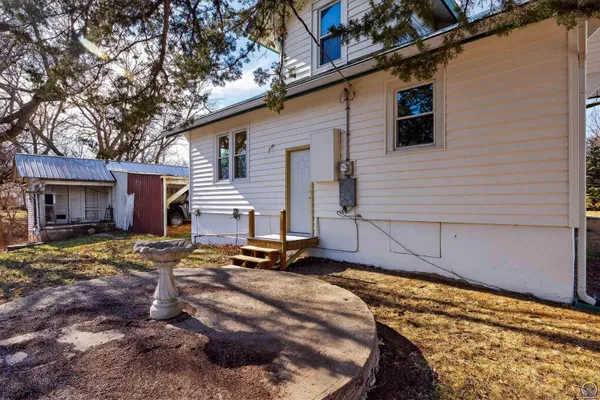 $199,900 | 402 Locust Street, Eskridge, KS 66423
