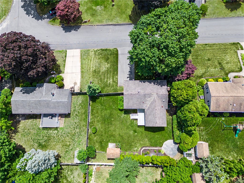 117 Larchmont Road Warwick, RI 02886 - Photo 3 of 44