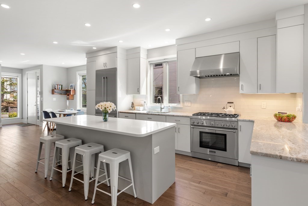 21 Cotter Road, Unit 21 Newton, MA 02468 - Photo 9 of 39 Gallery Image 9