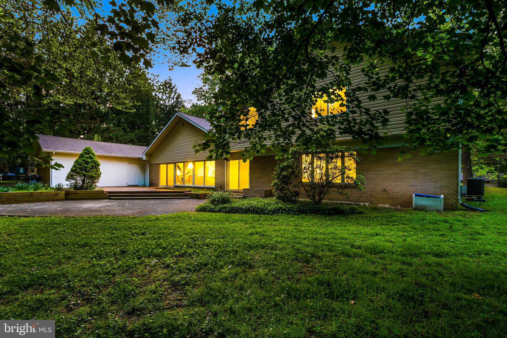 8202 Anita Road Baltimore, MD 21208 - Photo 3 of 79 Gallery Image 3