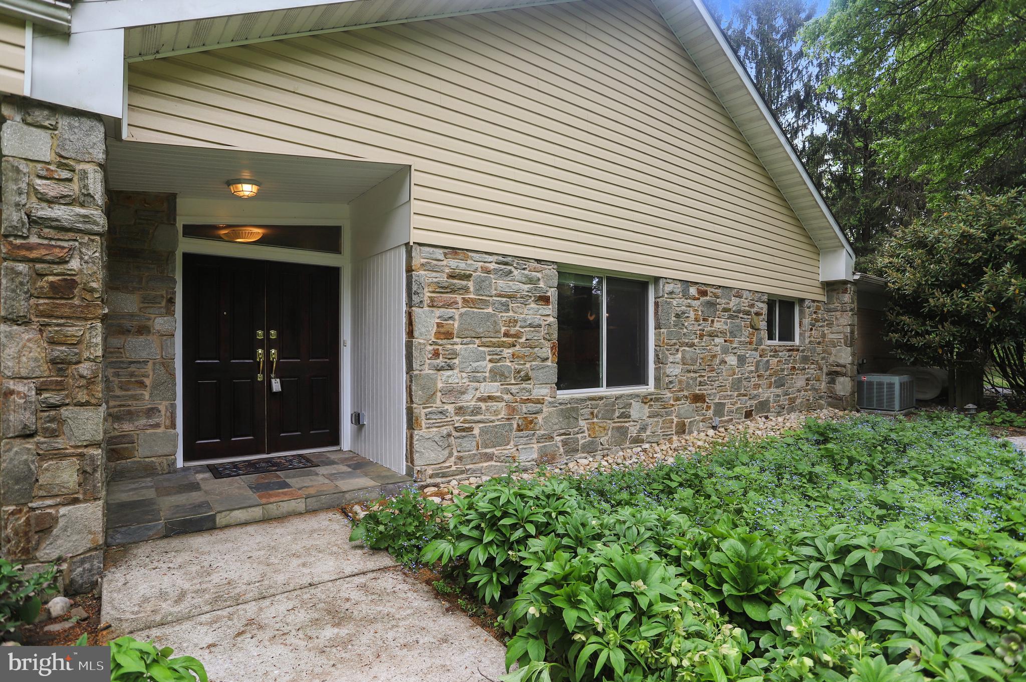 8202 Anita Road Baltimore, MD 21208 - Photo 4 of 79 Gallery Image 4