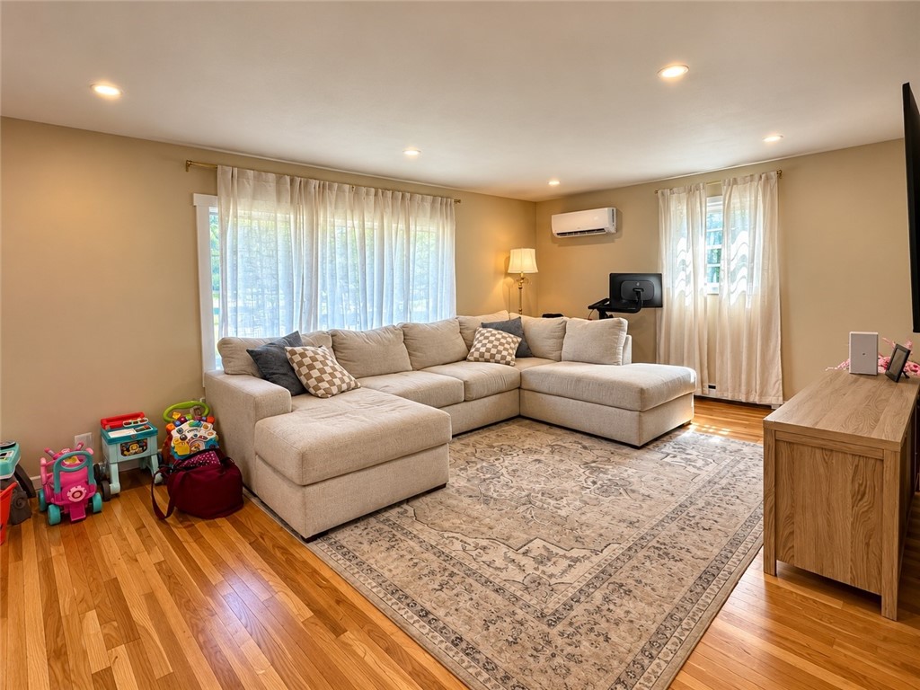 534 Blackrock Road Coventry, RI 02816 - Photo 3 of 8 Gallery Image 3