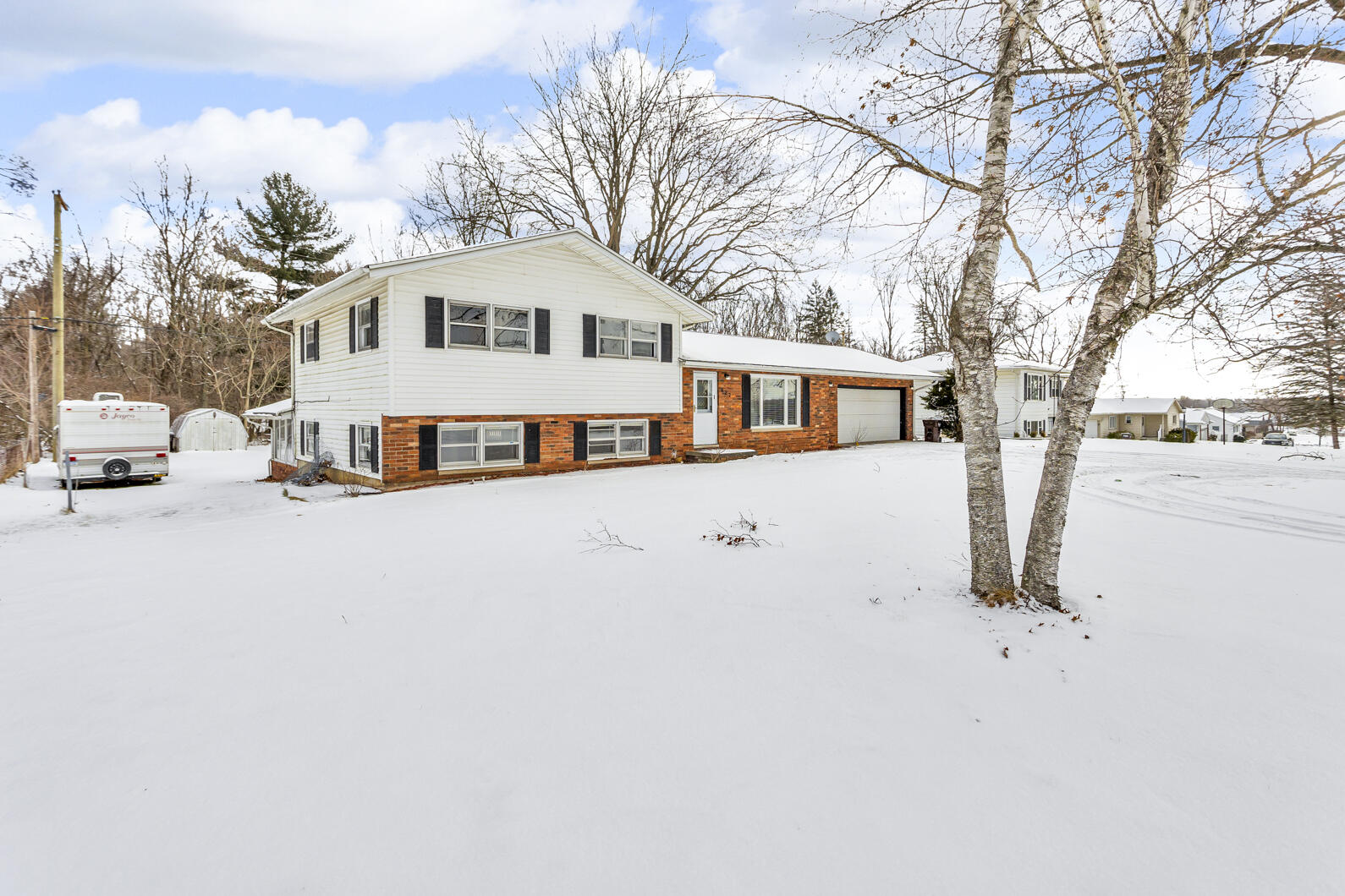 627 Robinson Road Jackson, MI 49203 - Photo 3 of 35 0N0A9043