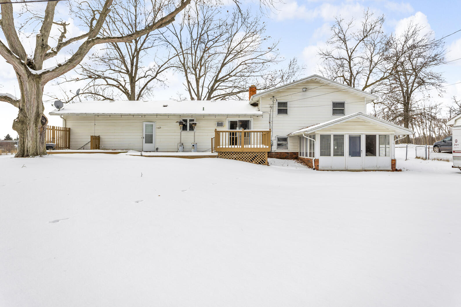 627 Robinson Road Jackson, MI 49203 - Photo 6 of 35 0N0A9046