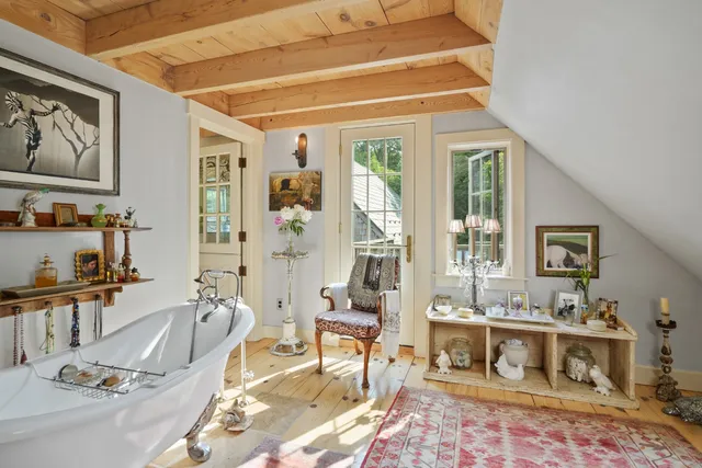 $2,250,000 | 157 Ben Chase Road, West Tisbury, MA 02568