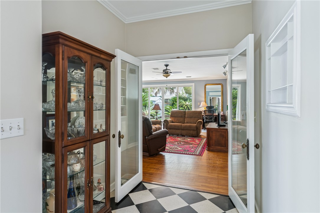 625 May Joe Street St. Simons Island, GA 31522 - Photo 30 of 73 Hallway