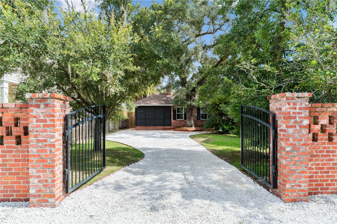 625 May Joe Street St. Simons Island, GA 31522 - Photo 3 of 73