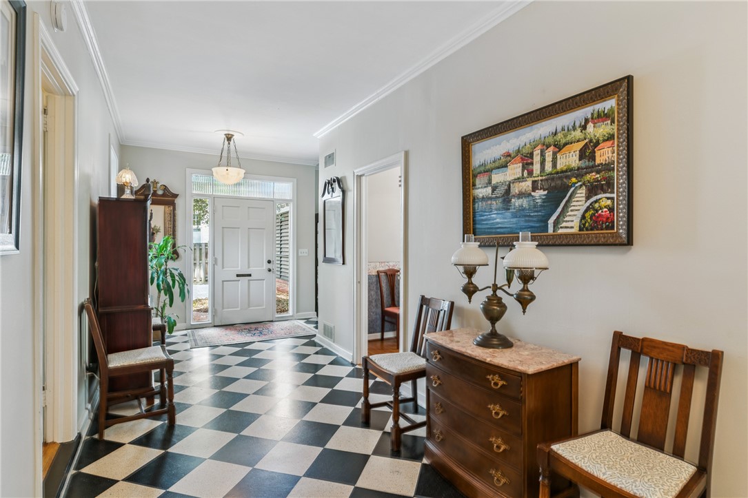 625 May Joe Street St. Simons Island, GA 31522 - Photo 33 of 73 Hallway