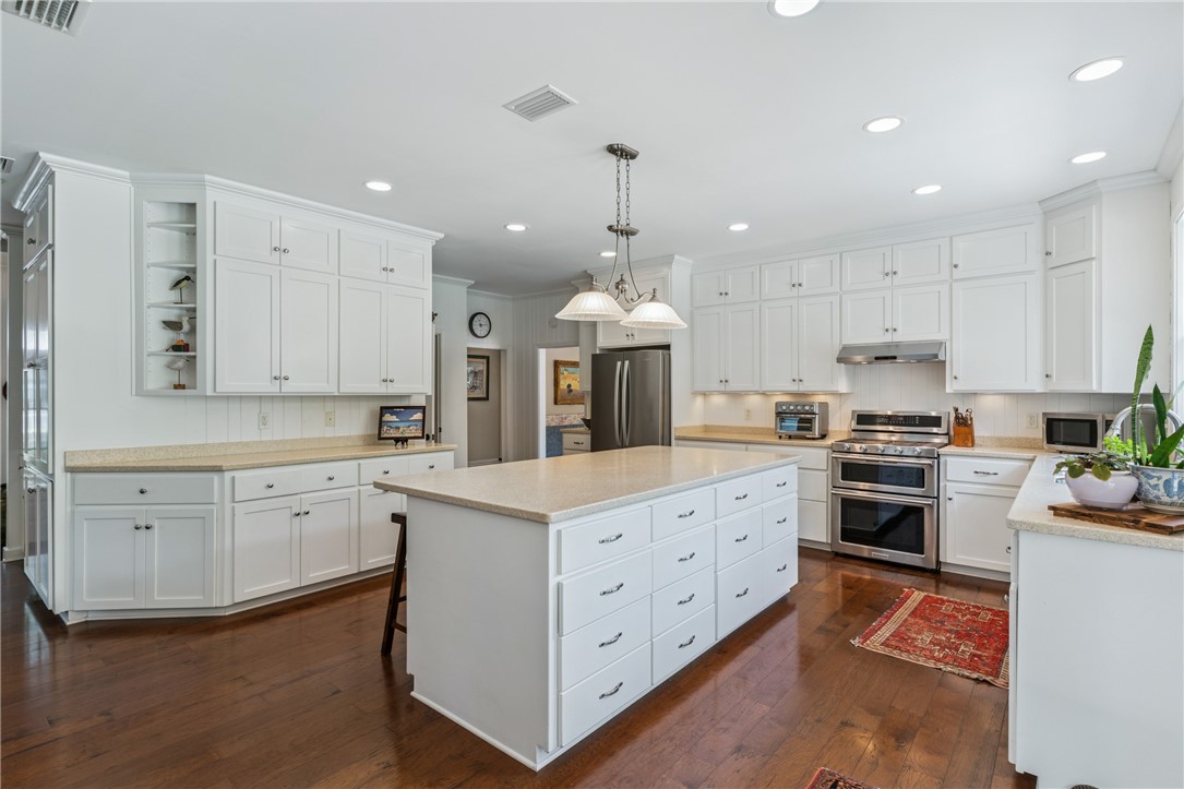 625 May Joe Street St. Simons Island, GA 31522 - Photo 7 of 73 Main house Kitchen