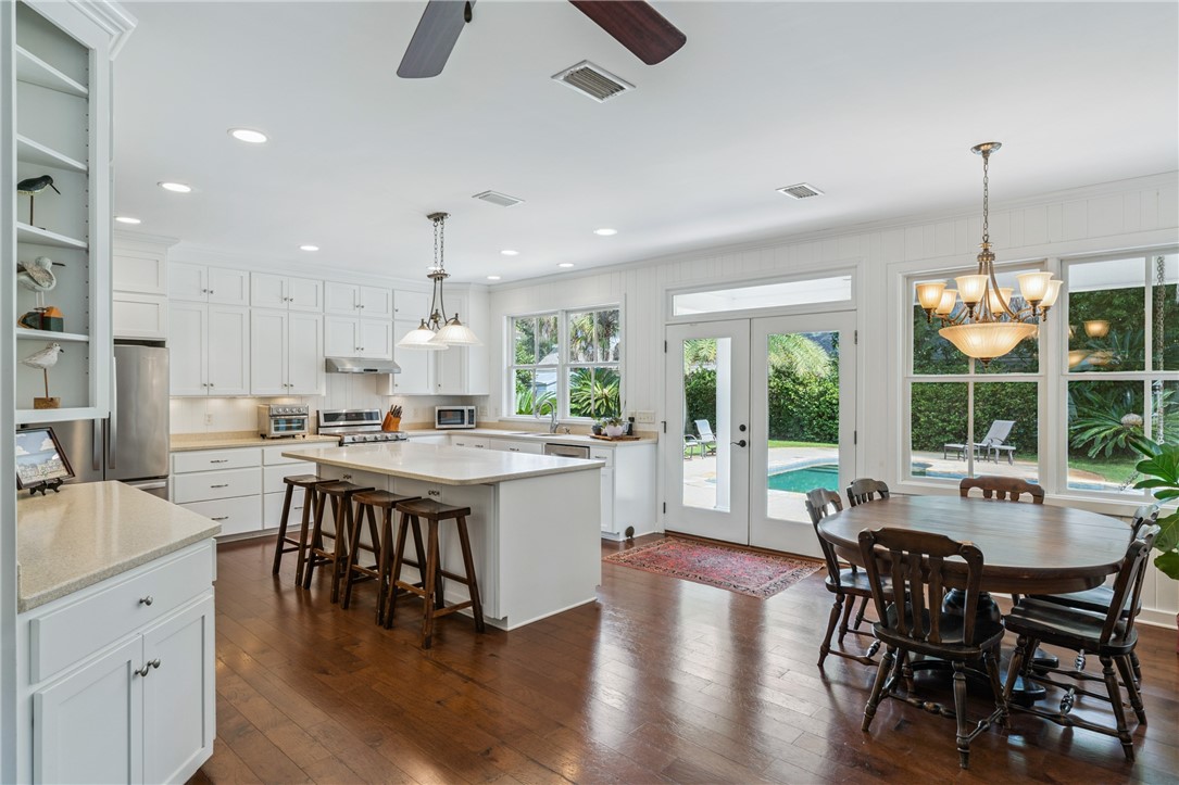 625 May Joe Street St. Simons Island, GA 31522 - Photo 8 of 73 Main house kitchen