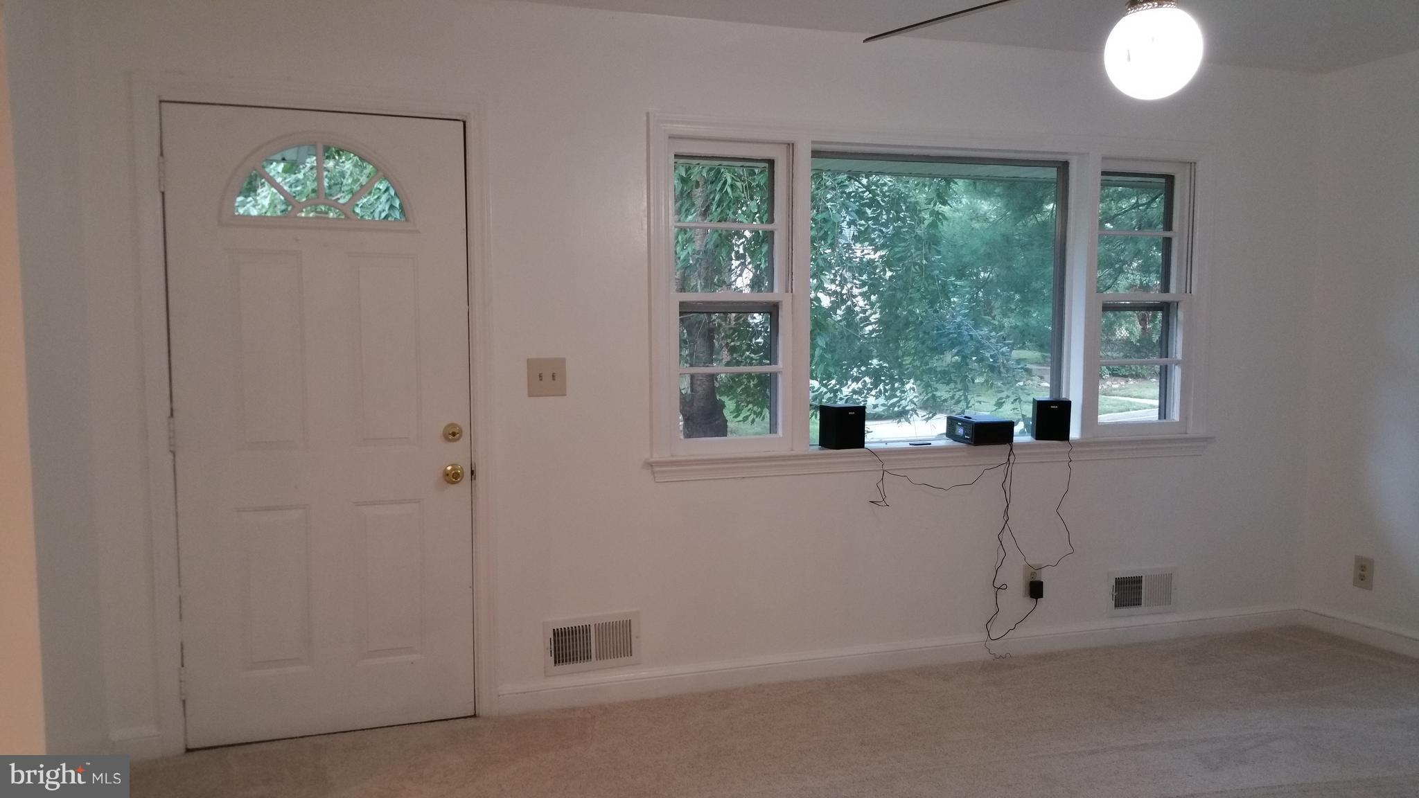 416 Denham Road Rockville, MD 20851 - Photo 12 of 25 Living room