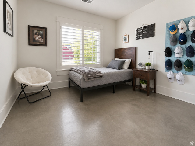 283 South Buffalo Ranch Road Farmington, UT 84025 - Photo 5 of 10 Spacious room with smooth, light-toned flooring and white baseboards