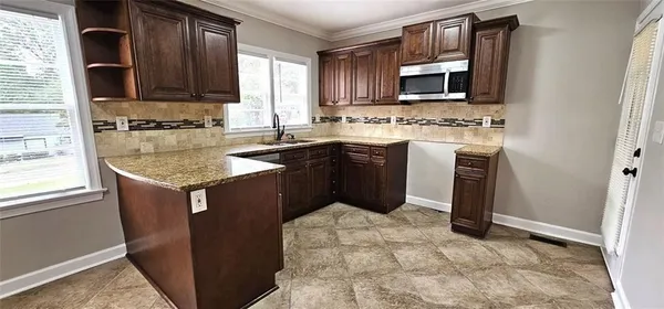 $1,800 | 1752 Parkhill Drive, Decatur, GA 30032