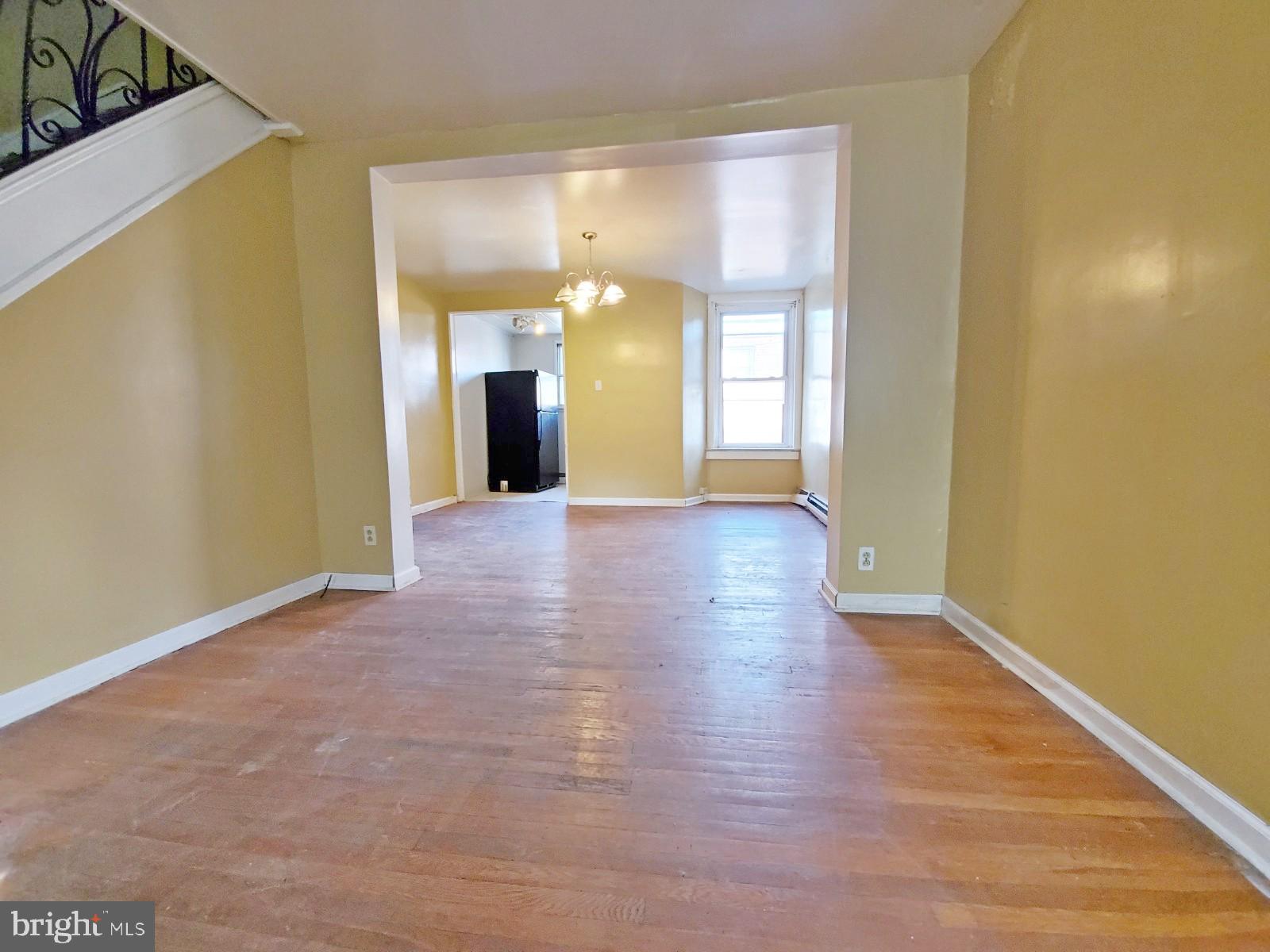 409 Croyden Road Upper Darby, PA 19082 - Photo 2 of 17 Living room