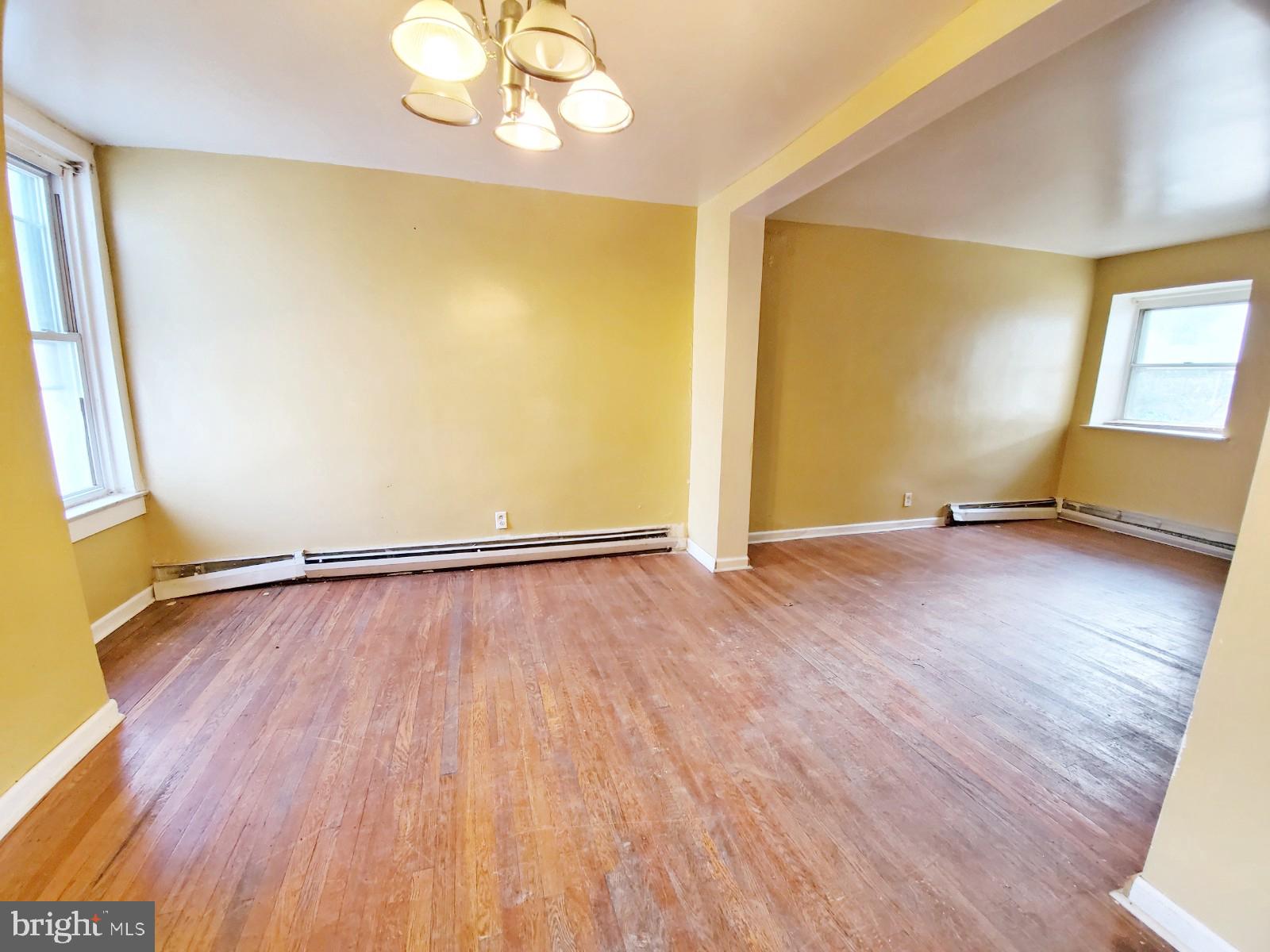 409 Croyden Road Upper Darby, PA 19082 - Photo 4 of 17 Living room / Dining room