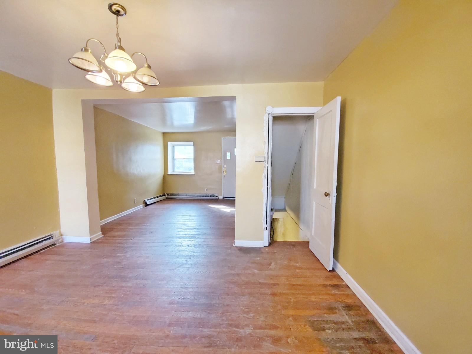 409 Croyden Road Upper Darby, PA 19082 - Photo 5 of 17 Dining room