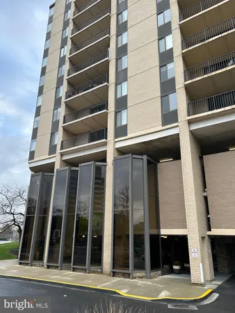 $1,850 | 4242 East-West Highway, Unit 708, Bethesda, MD 20814