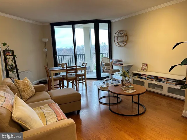 $1,900 | 4242 East-West Highway, Unit 708, Chevy Chase, MD 20815