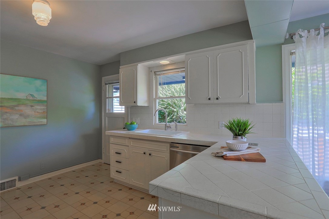 2142 North 86th Street Seattle, WA 98103 - Photo 8 of 25 Gallery Image 8